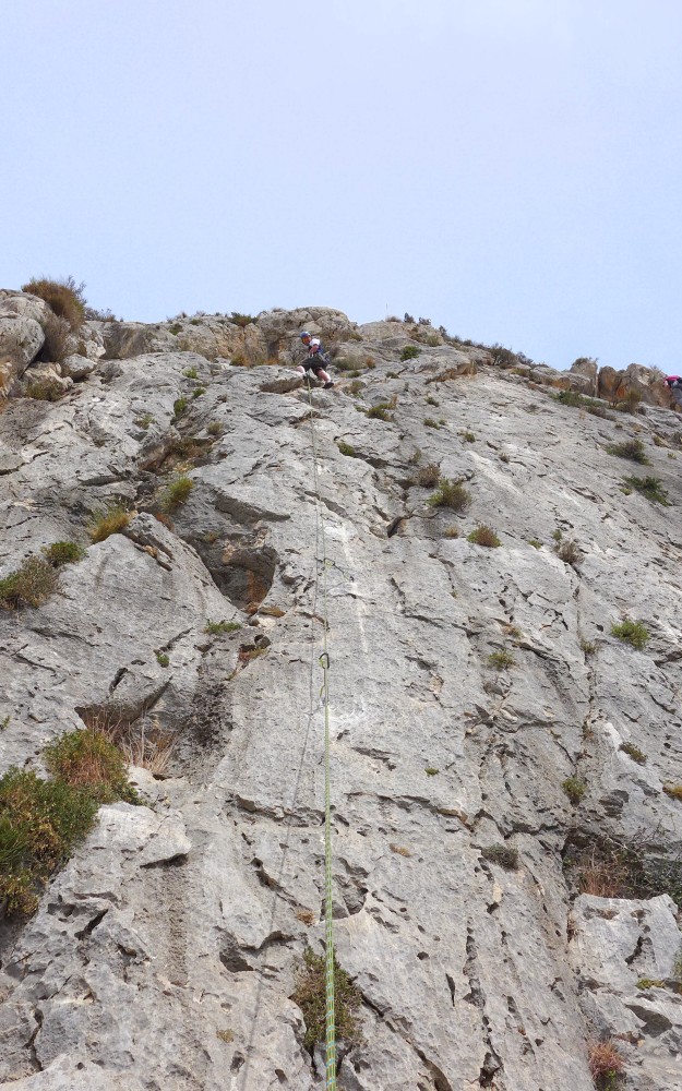 Rope going up a climb at Sierra de Toix